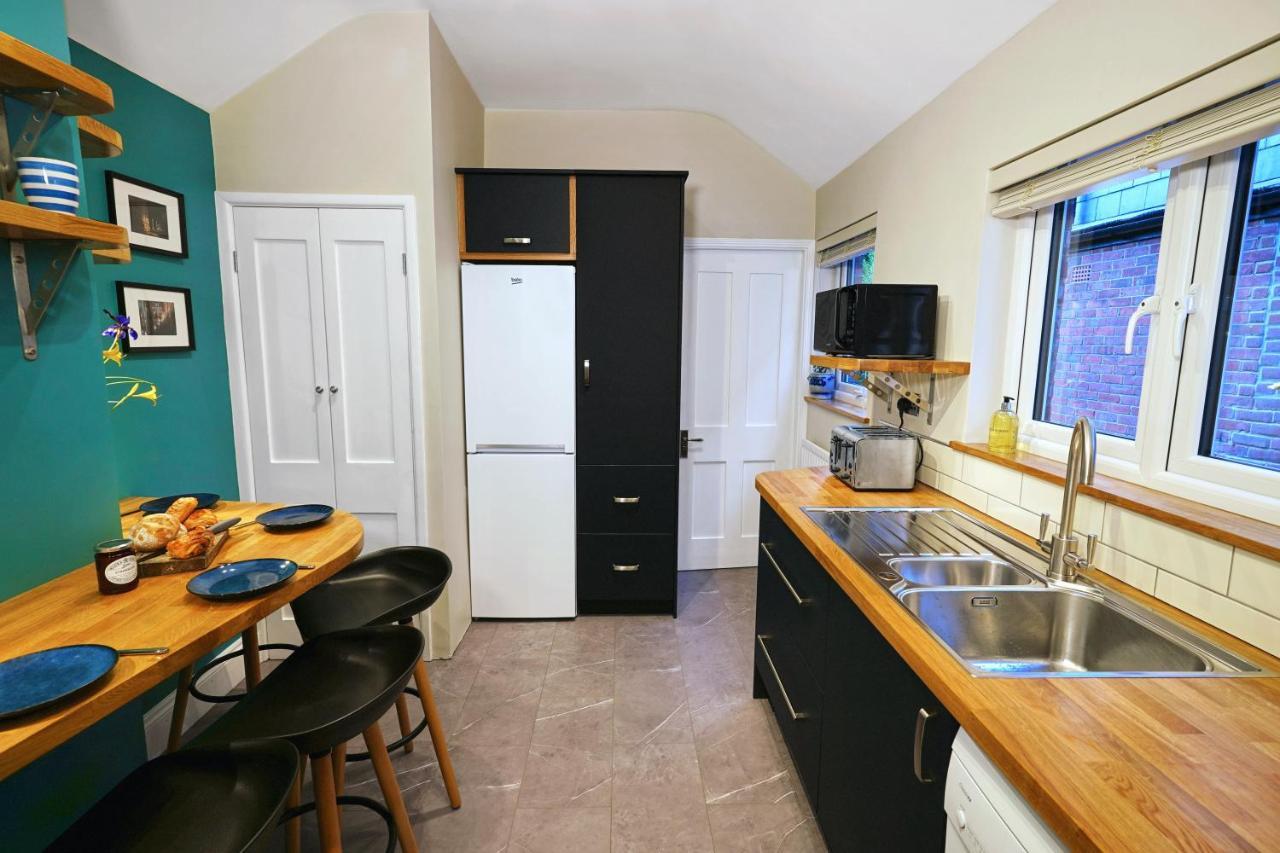 Tastefully Decorated 1-Bed With Free Parking - At Hem Lejlighed Winchester Eksteriør billede